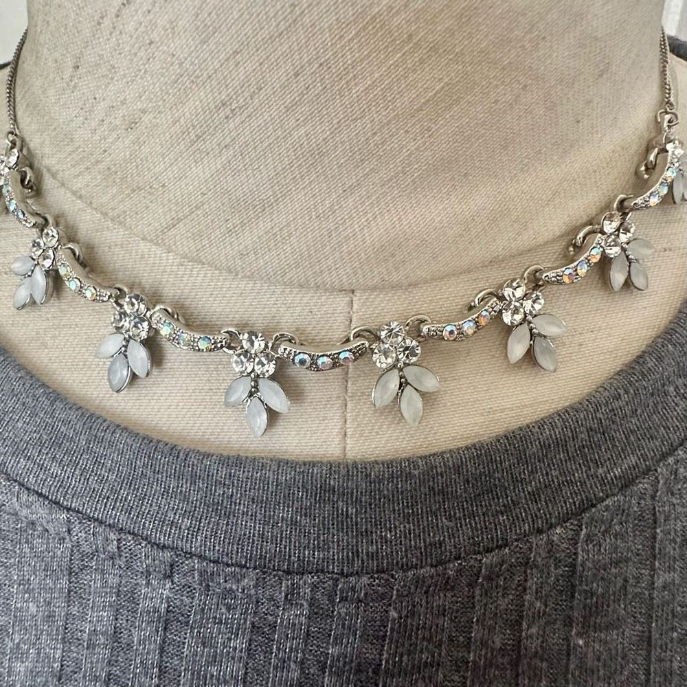Silver tone rhinestone flower necklace